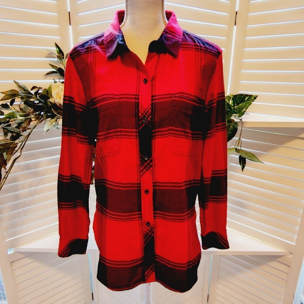 ATHLETA BUFFALO PLAID BUTTON DOWN WITH POCKETS SIZE SMALL